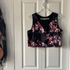 Hyba workout floral crop top 🌸